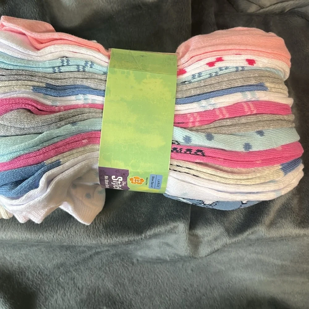 GIRL’S SZ LARGE SOCKS. DISNEY STITCH 12 pack new no show sock #335 women’s socks